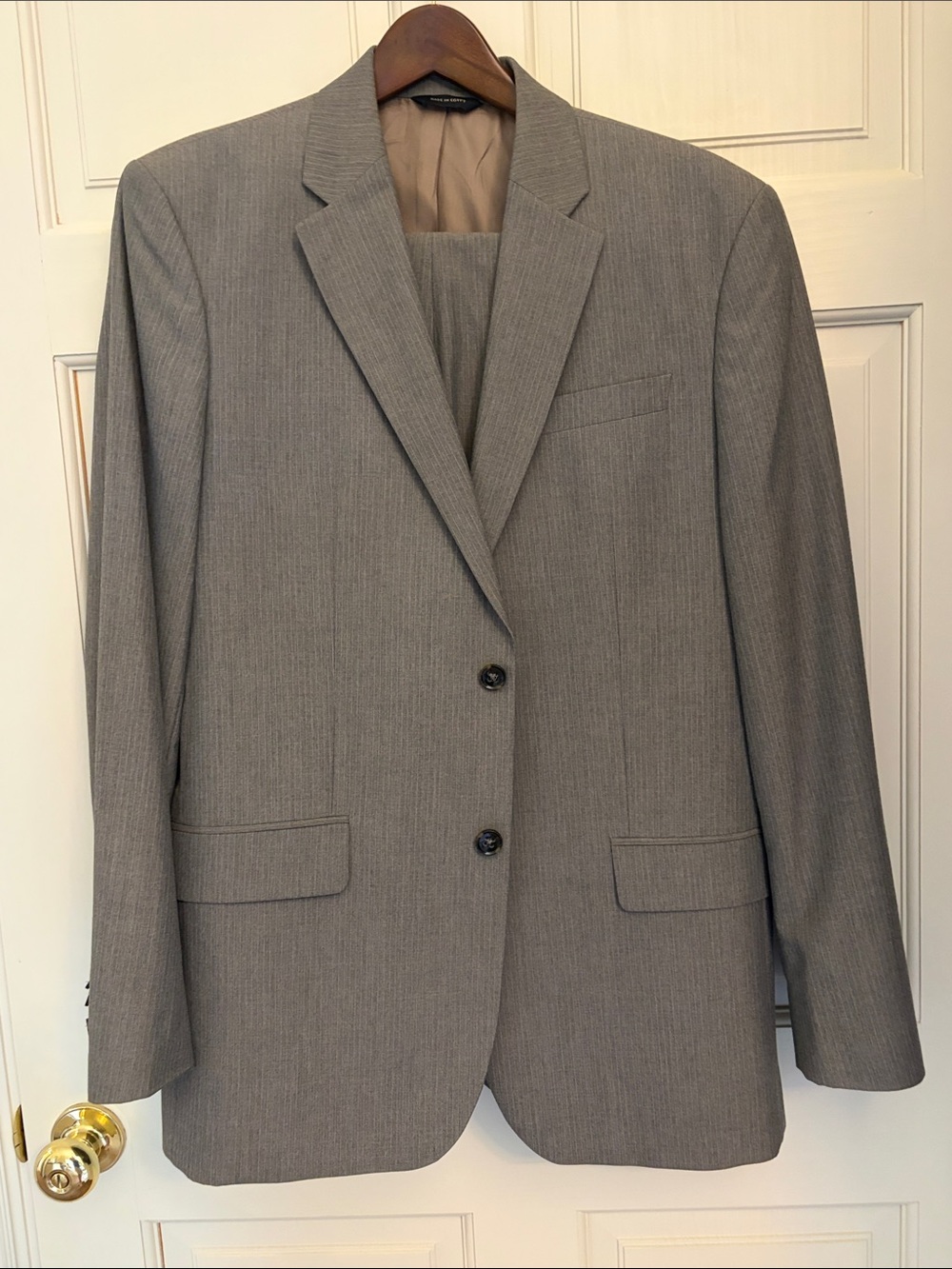 Men's Gray Two-Button Suit - Classic Tailored Fit 42L Jacket and 34x30 pants